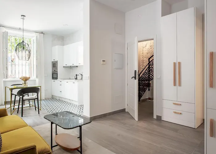 Hernando Colon Olehousing * Σεβίλλη